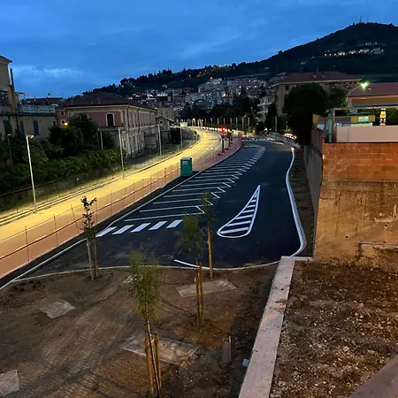 Vicino Al Mare Sulla Pista Ciclabile *