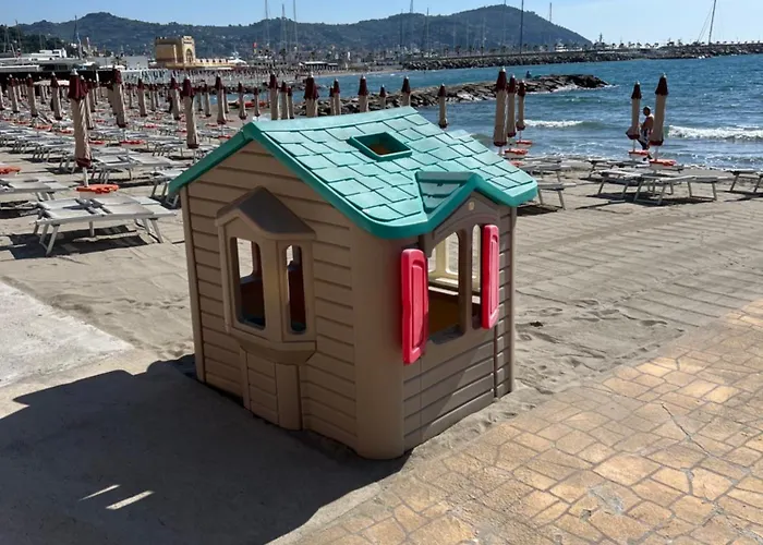 Vicino Al Mare Sulla Pista Ciclabile * Imperia